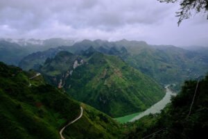 A walking trail high up above the grand canyon of Tu San. Overlooking the roads, valleys and body of water below